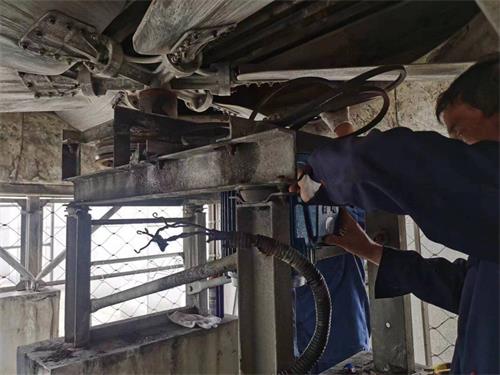 <a href=http://m.snjxkj.com/peijian/fan/ target=_blank class=infotextkey>冷卻塔風(fēng)機(jī)</a>噪聲控制方法